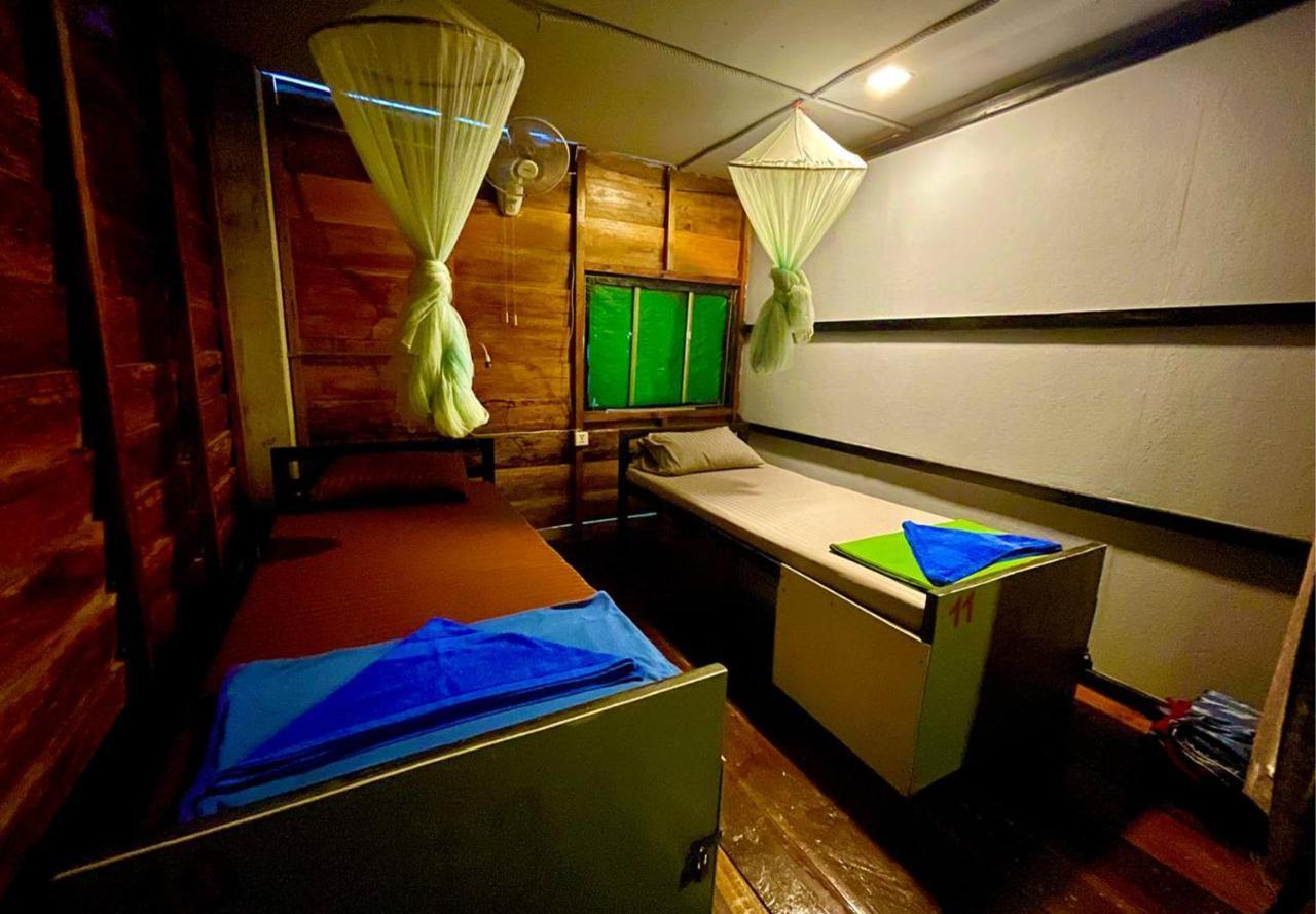 The Cliff Hostel, M'Pay Bay Ронгсанлем Экстерьер фото